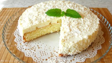 Бисквитный торт «Пина колада»