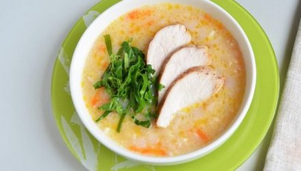 Рисовый суп с курицей и шпинатом