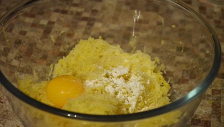 Просто полейте картофель яйцами — результат потрясающий и вкусный!