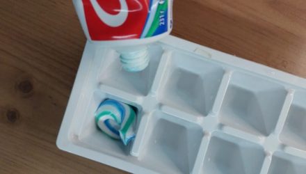 Подглядела, как японка замораживает зубную пасту в кубиках для льда, и тоже стала так делать. Расскажу, для чего