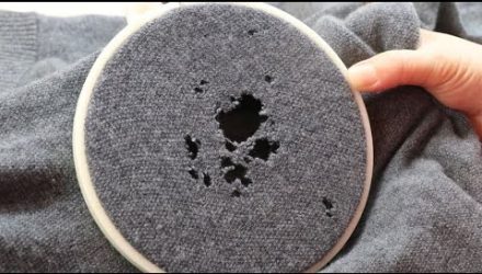 Моль проела дырки. Как зашить (заделать) дырки от моли на вязаной одежде
