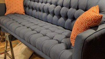 Перетяжка дивана своими руками: современная мебель без лишних затрат