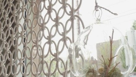 Удивительная идея для дома: невесомые шторы-панно в технике макраме