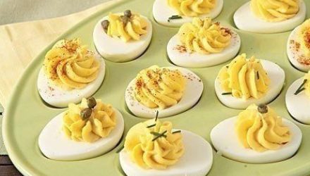 Фаршированные яйца — 26 вариантов для начинки:😘