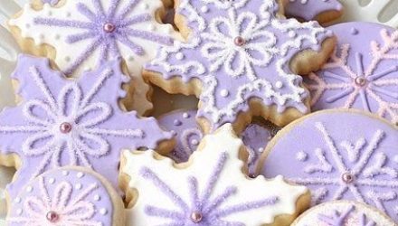 11 рецептов сахарной глазури, чтобы подойти творчески к украшению печенюшек  ❤